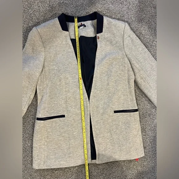 NWT Tommy Hilfiger Light Gray Blazer Suit Jacket with Navy Trim Size 10 - Picture 6 of 8